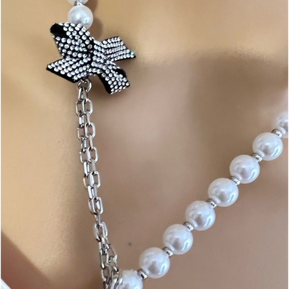 New Betsey Johnson Pearl Crystal Present Convertible Ornament Short  Necklace - Picture 7 of 16